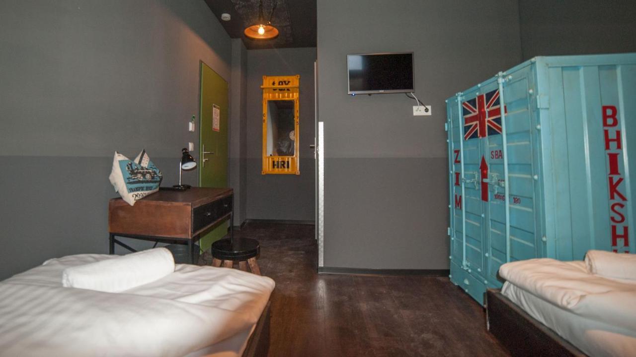 Hostel Am Bahnhof 줄 외부 사진