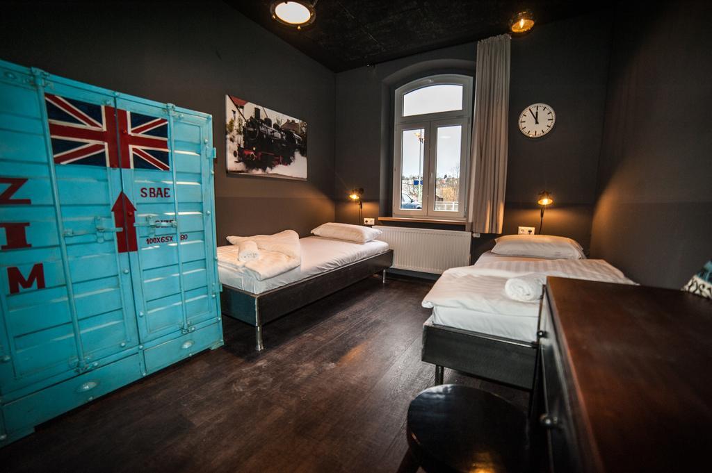 Hostel Am Bahnhof 줄 외부 사진